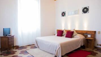 Doppia Premium, 1 letto queen, vista giardino | Ferro/asse da stiro, Wi-Fi gratuito, lenzuola