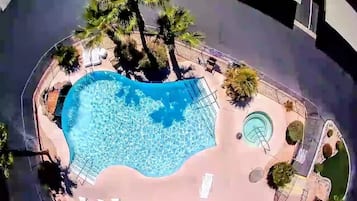 Udendørs pool, opvarmet pool