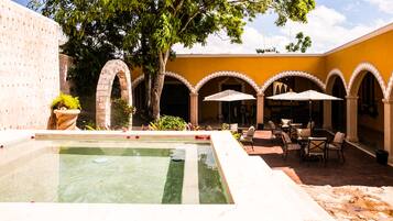 Alberca al aire libre
