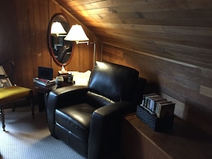 Interior - Charming Upstairs Suite in Historic Grandview Woodland (Vancouver)