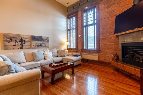 Luxury In the Heart of Downtown Fernie