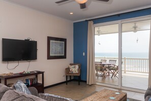Comfort Apartment, 2 Bedrooms, Non Smoking | Living area | Flat-screen TV