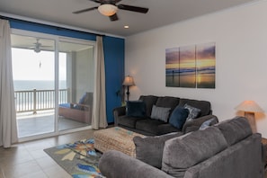 Comfort Apartment, 2 Bedrooms, Non Smoking | Living area | Flat-screen TV