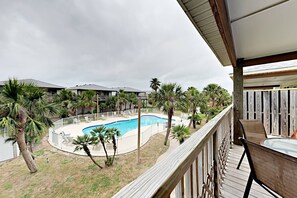 Property grounds - Large Garage for Boat, Shared Pool , Pet Friendly, Golf Cart Access (Port Aransas)