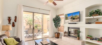 Vakre ørken hjem med privat oppvarmet basseng i Red Mountain Ranch