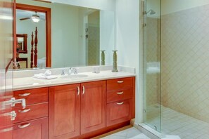 Comfort Apartment, 3 Bedrooms, Non Smoking | Bathroom