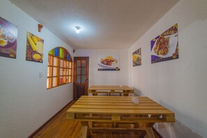 Daily continental breakfast (USD 3.50 per person)