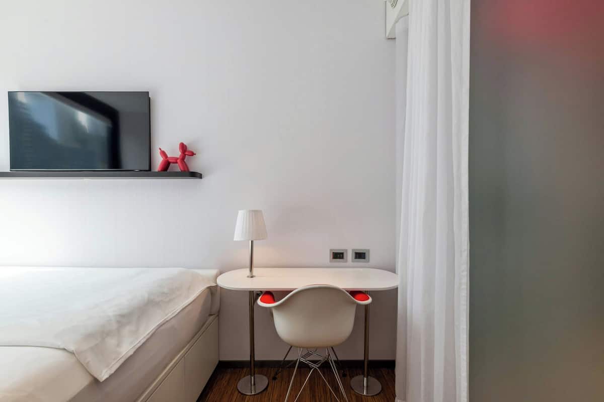 Premium bedding, pillow-top beds, in-room safe, desk