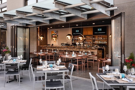 Breakfast and dinner served. Hotel Interurban Seattle Airport SeaTac