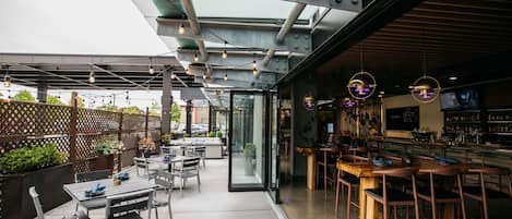 Serveert ontbijt en diner