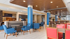 Free daily buffet breakfast  - Holiday Inn Express & Suites Macon North by IHG (Macon)