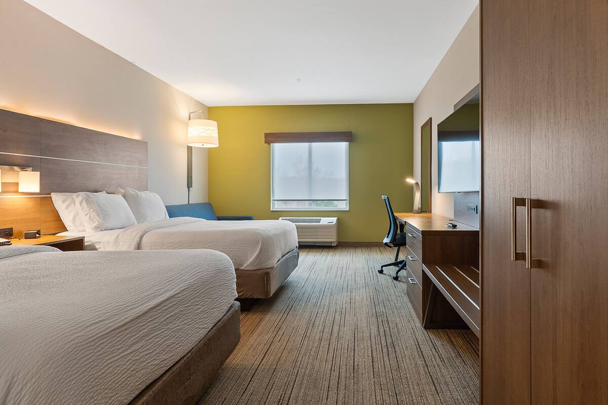 1 bedroom, premium bedding, pillow-top beds, in-room safe