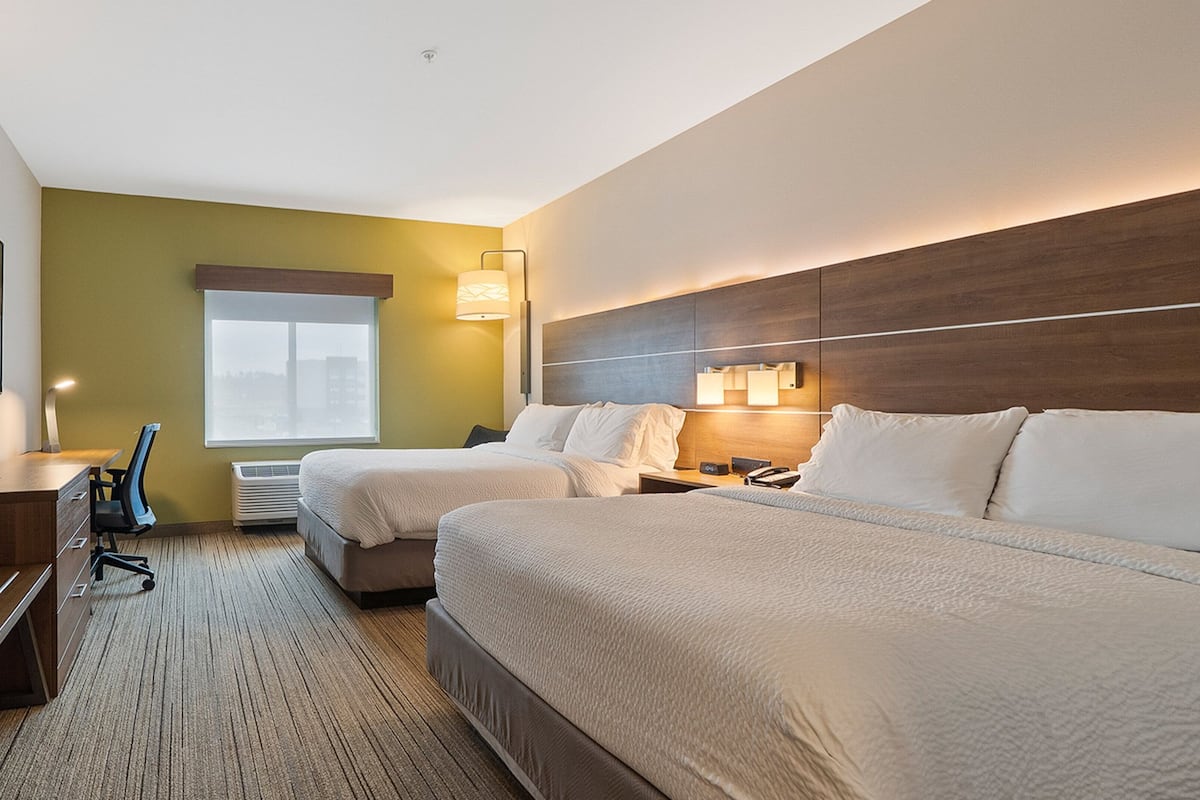 1 bedroom, premium bedding, pillow-top beds, in-room safe