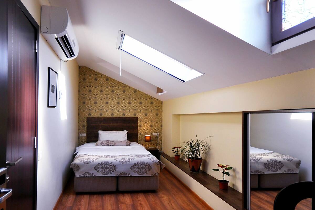 Standard Single Room | Premium bedding, in-room safe, desk, soundproofing