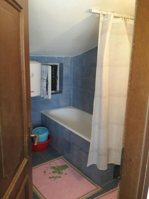 Apartment, 2 Bedrooms, Sea View | Bathroom | Shower, free toiletries, towels - Apartments Andjus (Sveti Stefan)