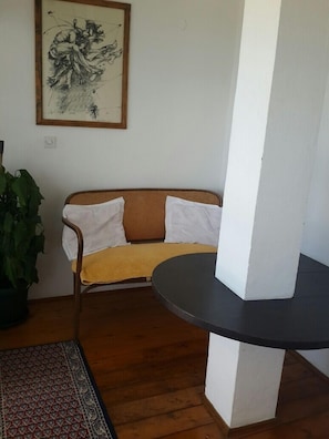 Soundproofing, cribs/infant beds, free WiFi, bed sheets - Apartments Andjus (Sveti Stefan)