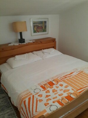 Apartment, 2 Schlafzimmer, Meerblick | Schallisolierte Zimmer, Babybetten, kostenloses WLAN, Bettwäsche