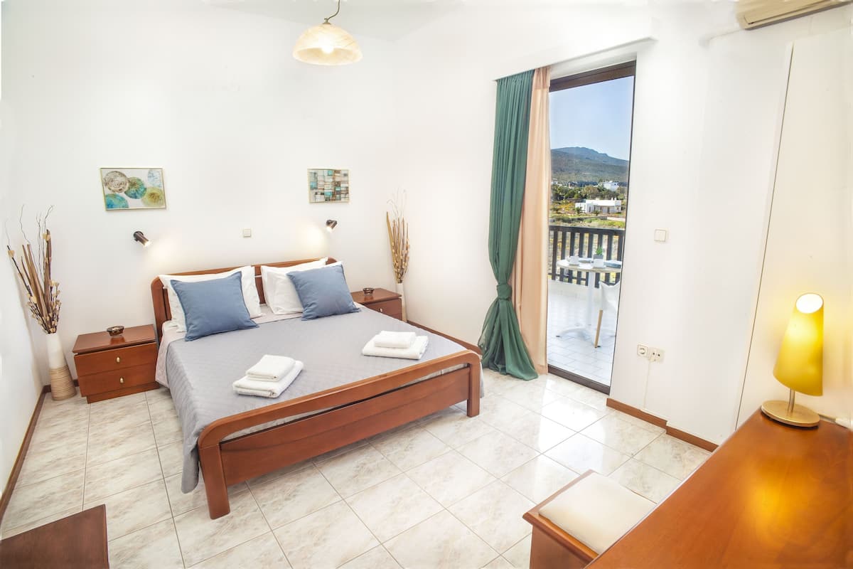 Suite, 2 habitaciones | Minibar, caja fuerte, wifi gratis y ropa de cama