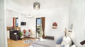 Camera con letto matrimoniale o 2 letti singoli | Minibar, una cassaforte in camera, Wi-Fi gratuito, lenzuola