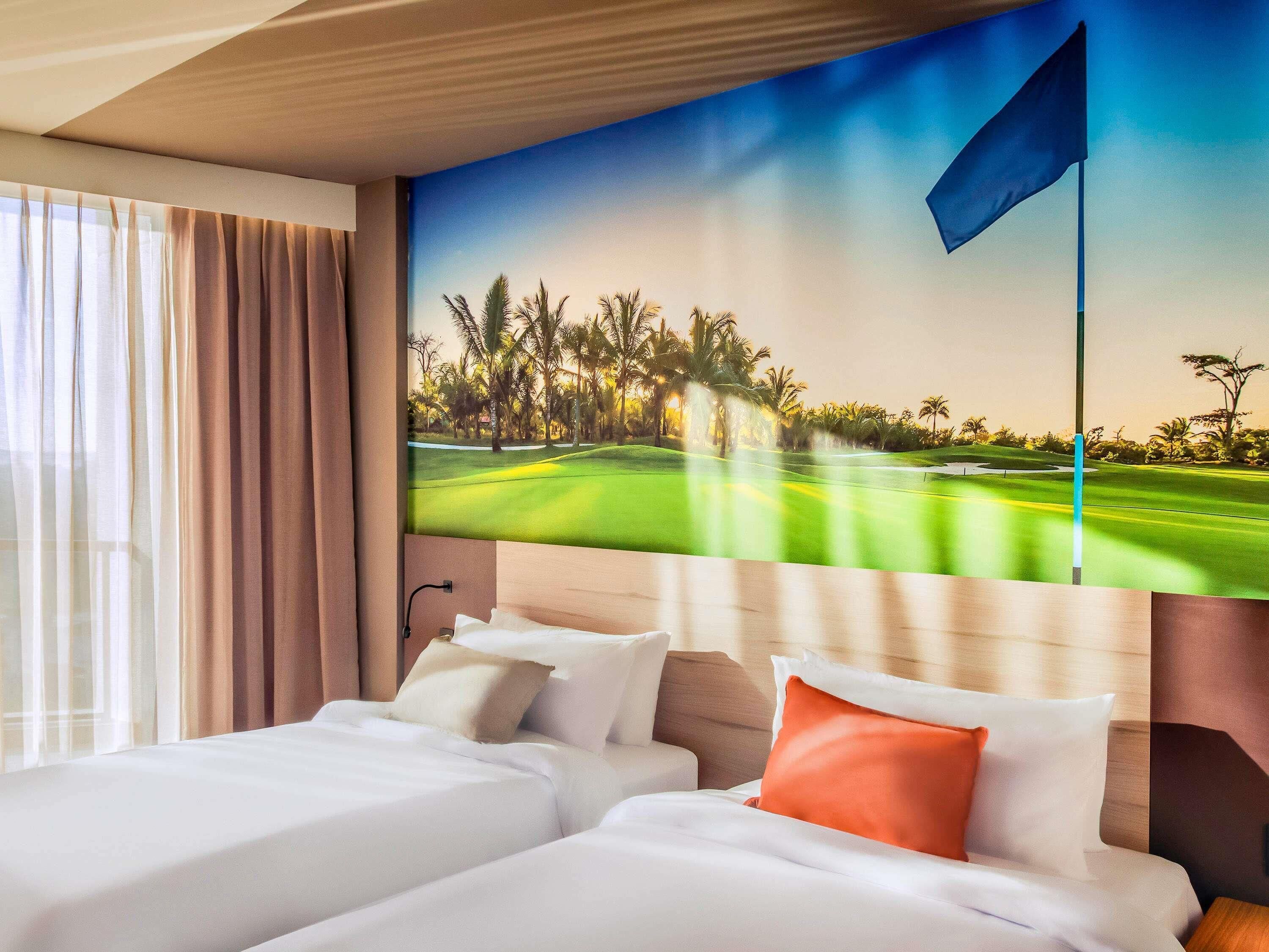 Superior Room, 2 Twin Beds | Minibar, in-room safe, desk, blackout drapes