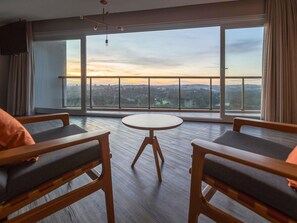 Suite, 1 King Bed (Master)