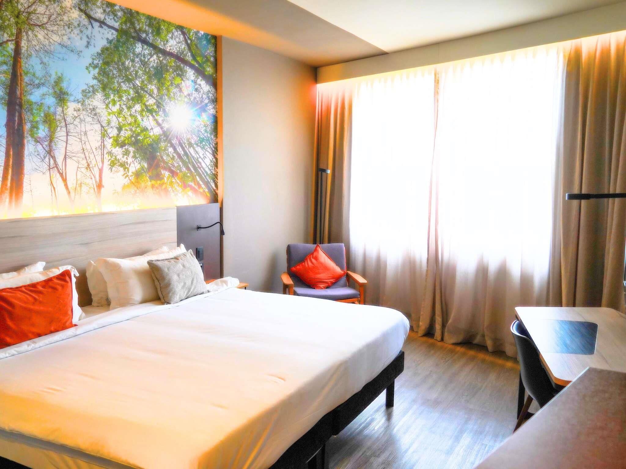 Superior Room, 1 Double Bed | Minibar, in-room safe, desk, blackout drapes