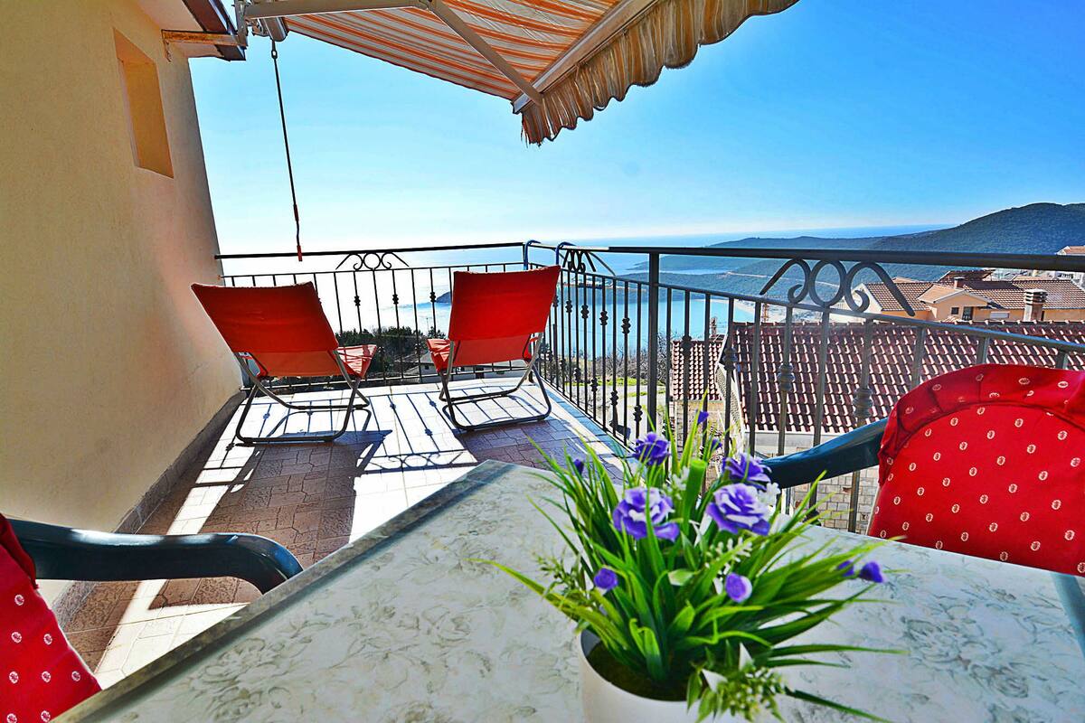 Apartment, 2 Bedrooms, Terrace, Sea View | Balcony