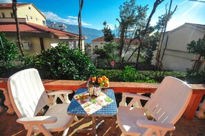 Apartemen Superior, 2 kamar tidur, pemandangan laut, menghadap laut | Teras/patio