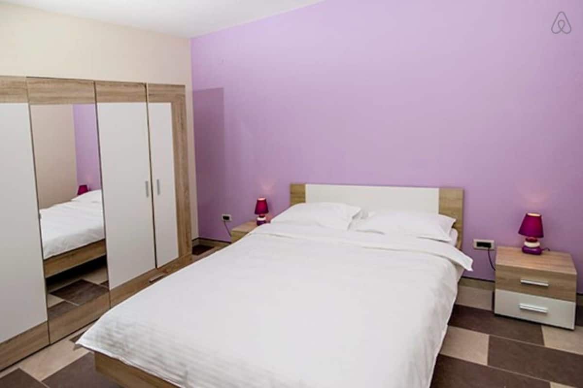 Apartment, 1 Bedroom, Balcony, Partial Sea View | 1 bilik tidur, meja, kalis bunyi, seterika/papan seterika