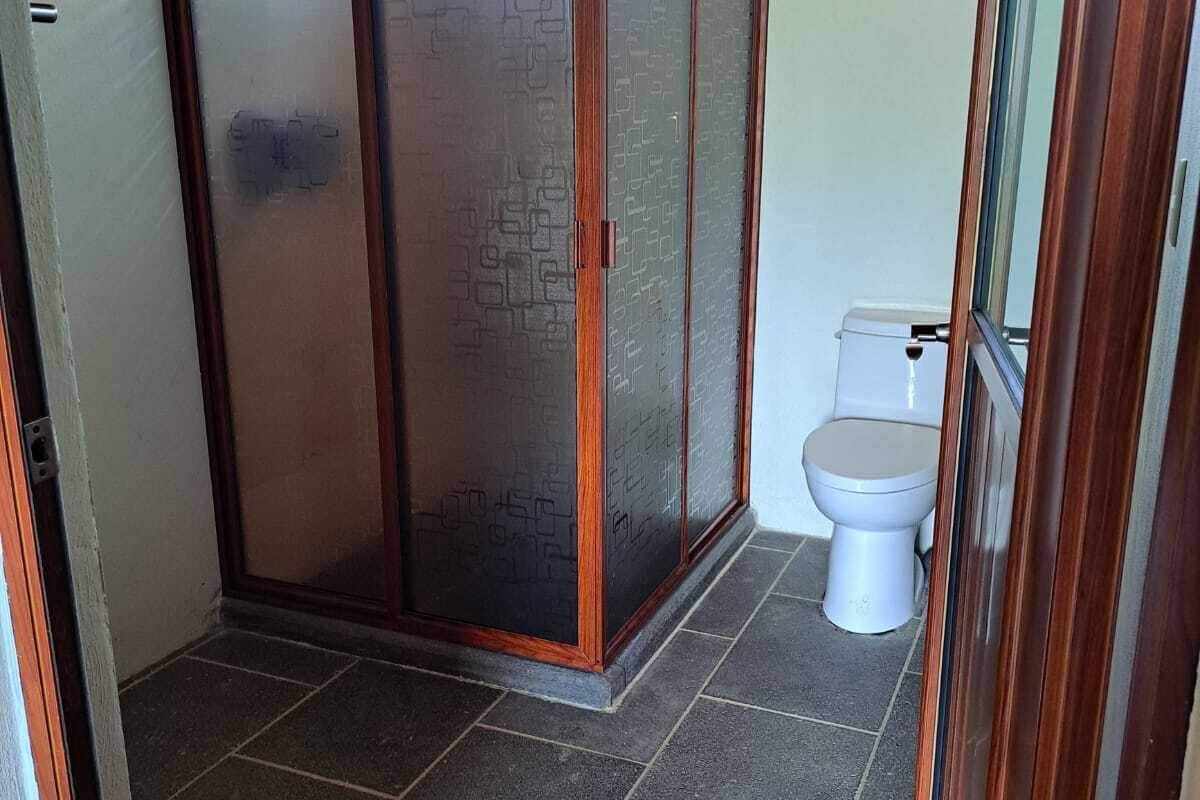 traditional cabin, hot tub | bathroom | shower, towels