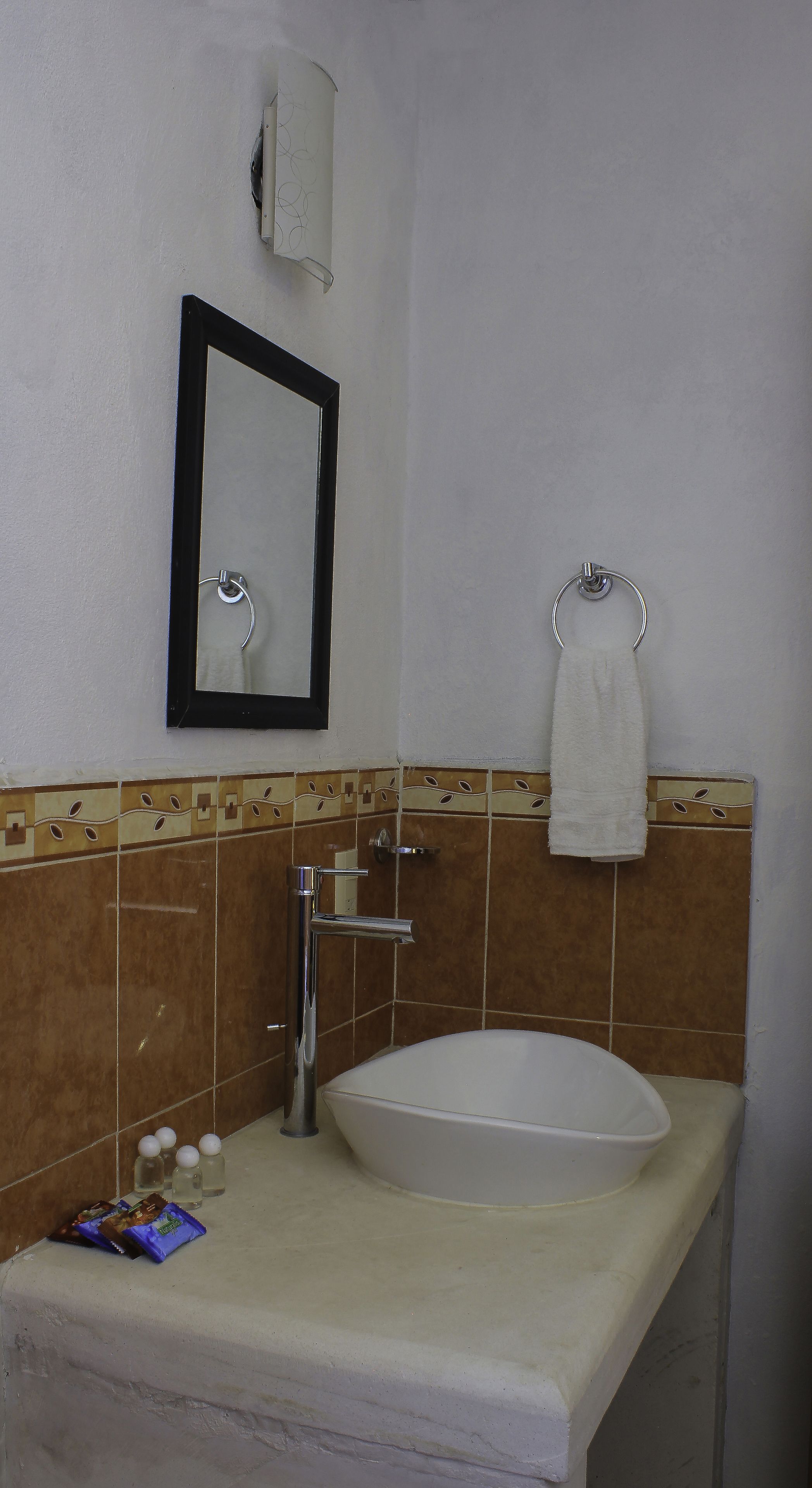 traditional double room | bathroom sink