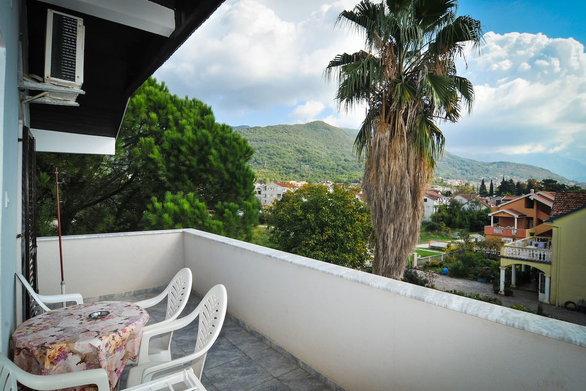 Room, Private Bathroom (5 Beds) | Balcony