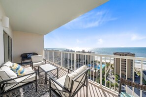 Property grounds - Gulf Views - Sleeps 6 | Gulf Shores | Direct Beach Access (Gulf Shores)