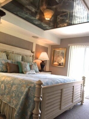 1 bedroom, iron/ironing board, WiFi, bed sheets - El Matador 215 by Alicia Hollis Rent Free Daily Beach Chairs (Fort Walton Beach)