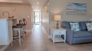 Flat-screen TV - Beachy Comfort Elegance (Sanibel)