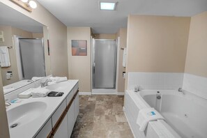 Dusche, Whirlpool, Handtücher