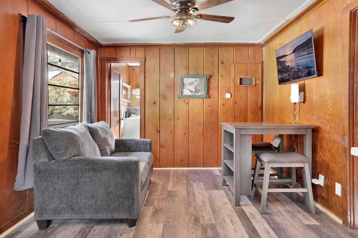 Sunset Lakeside Couples Cottage at Big Bear Lake