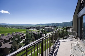 Property grounds - BT606 | Brilliant View | Excellent Amenities | Ski In | Hot Tub | Winter Shuttle (Steamboat Springs)