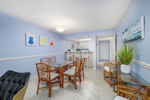 Dining - Slice Of Paradise (Sanibel)