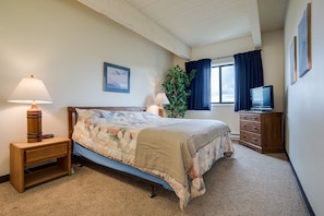 2 slaapkamers, een strijkplank/strijkijzer, wifi, beddengoed