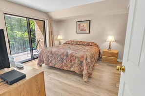 2 bedrooms, iron/ironing board, Internet, bed sheets