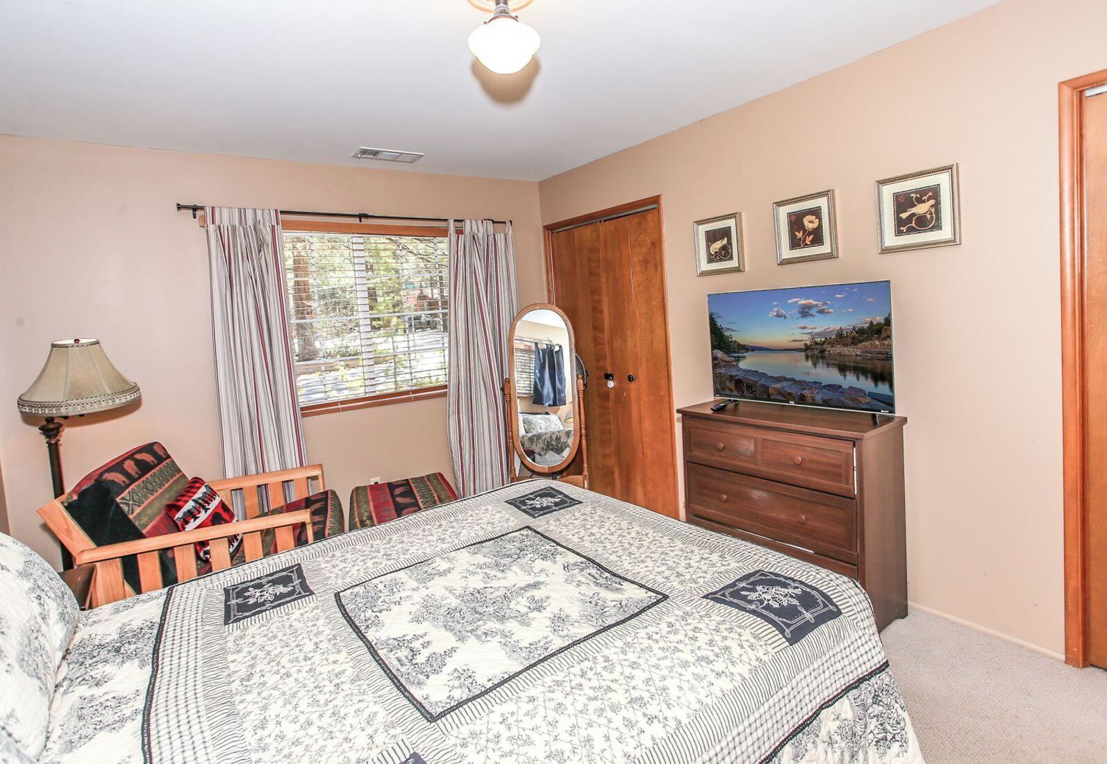 2 soverom, wi-fi (inkludert) og sengetøy