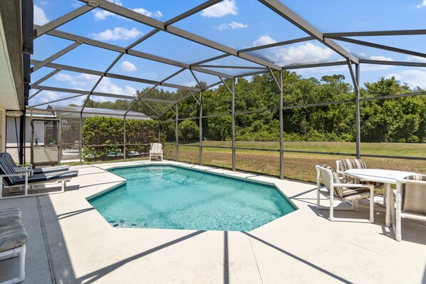 A heated pool - Beautiful Large Home, pets considered (Kissimmee)