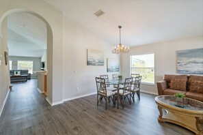 Interior - Beautiful Large Home, pets considered (Kissimmee)