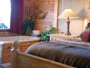 2 bedrooms, pillowtop beds, iron/ironing board, WiFi