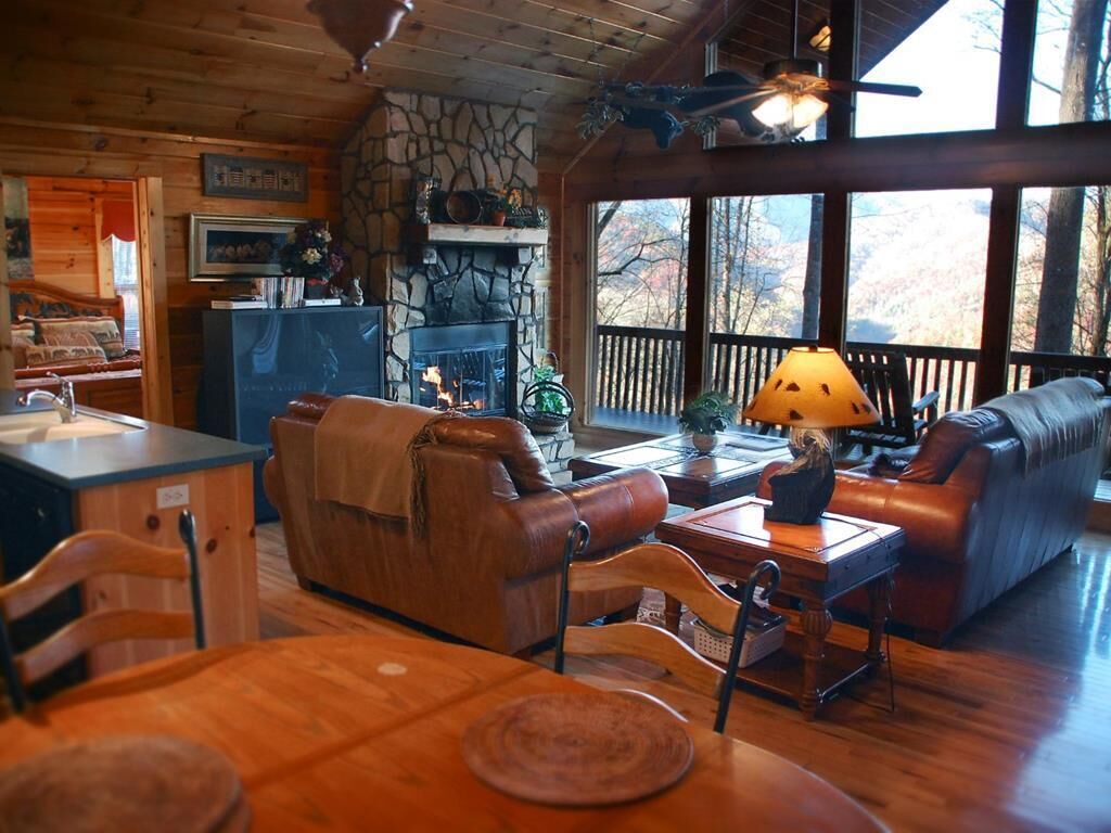 Smart TV, fireplace, DVD player