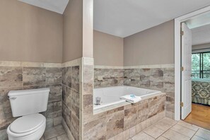 Dusche, Whirlpool, Handtücher