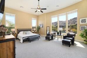 3 Schlafzimmer, Schreibtisch, Bügeleisen/Bügelbrett, Reisekinderbett