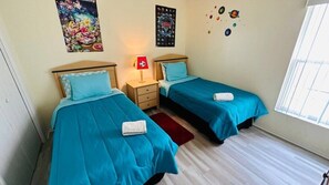 4 chambres, fer et planche à repasser, Wi-Fi, draps fournis