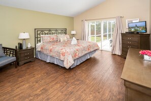 4 bedrooms, iron/ironing board, travel cot, WiFi